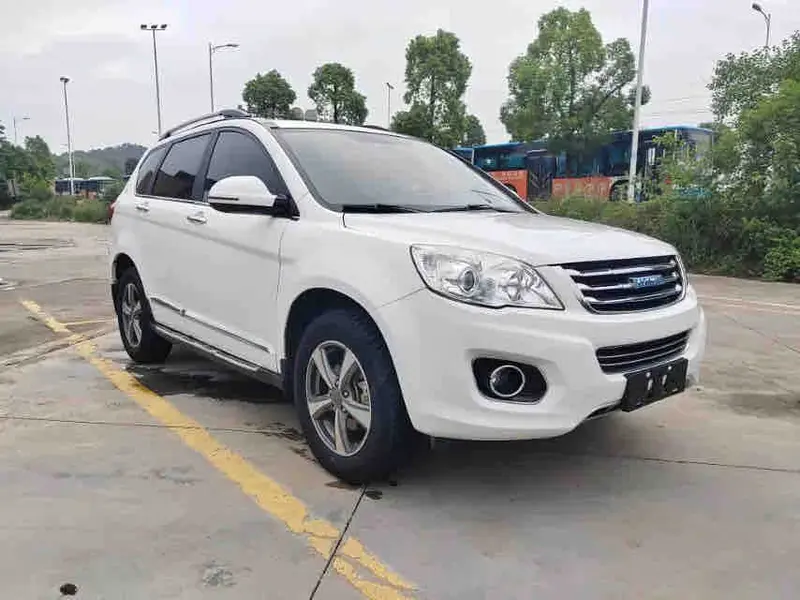 Vehicle photo 2