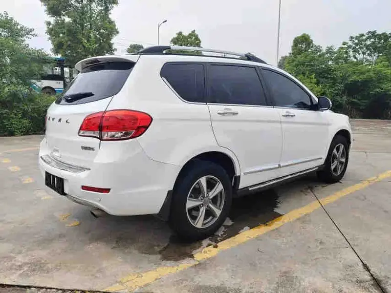 Vehicle photo 5
