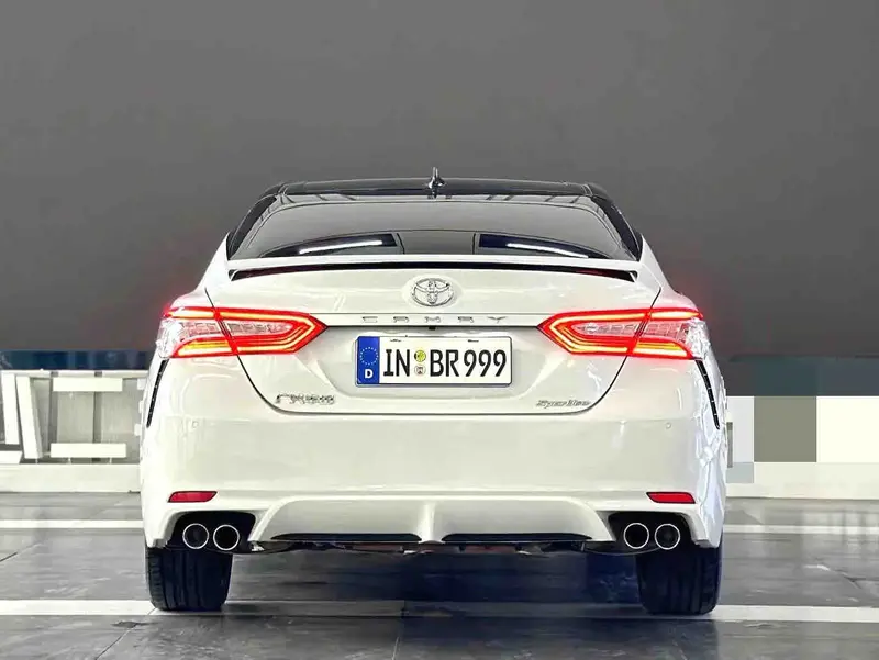 Vehicle photo 4