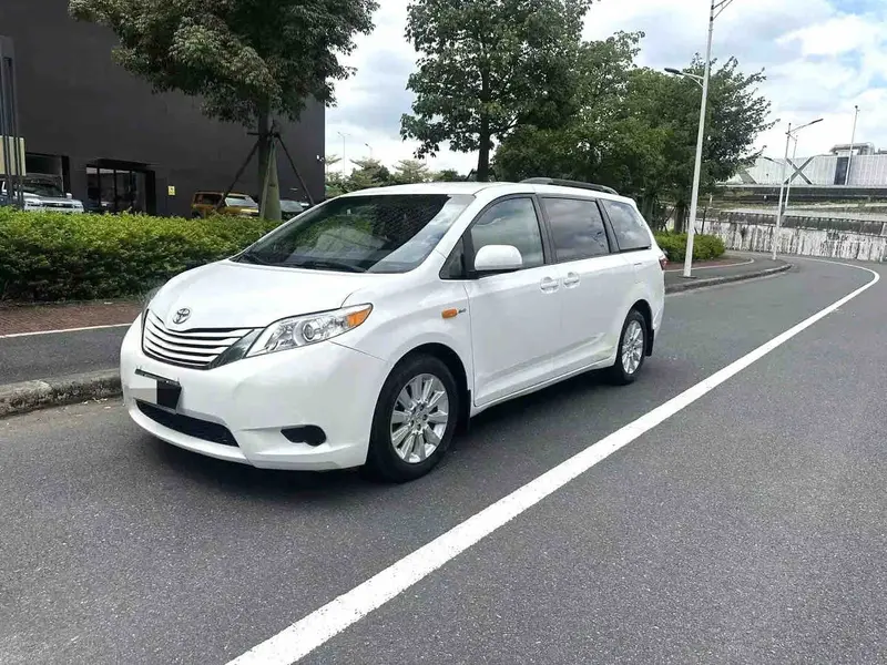 2015 Toyota Sienna 3.5L LE AT AWD