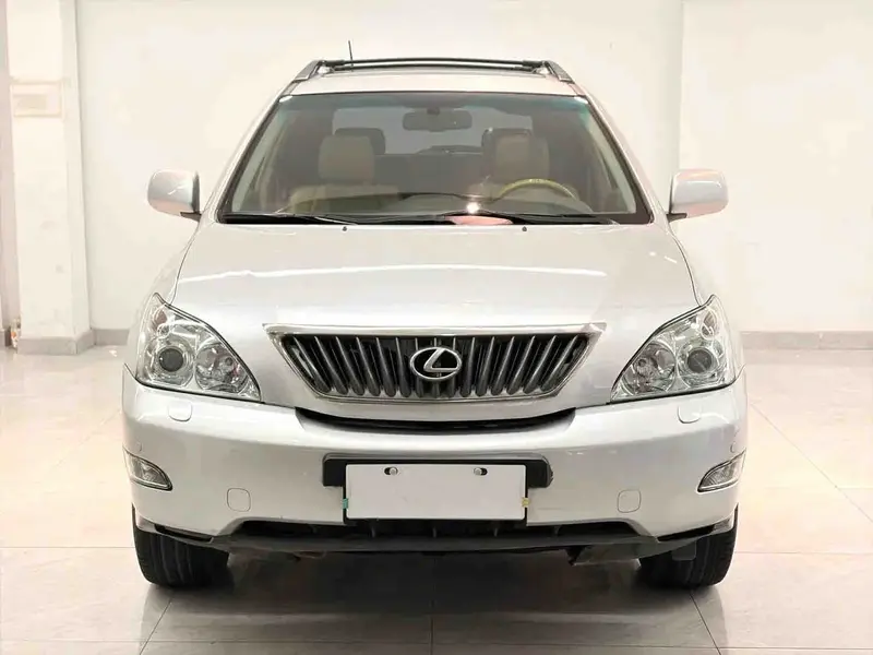 Vehicle photo 2