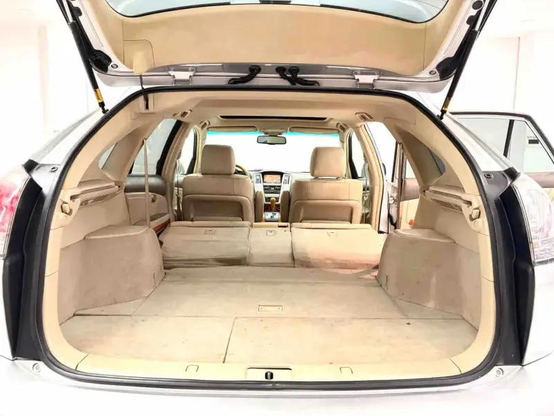 Vehicle photo 15