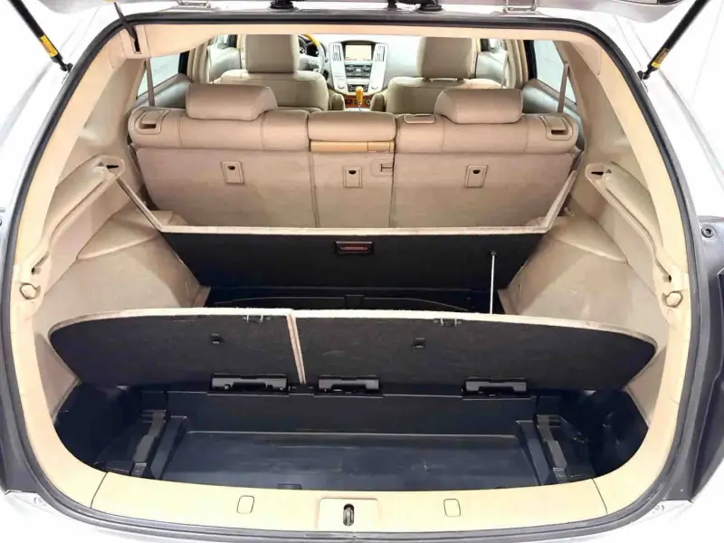 Vehicle photo 16