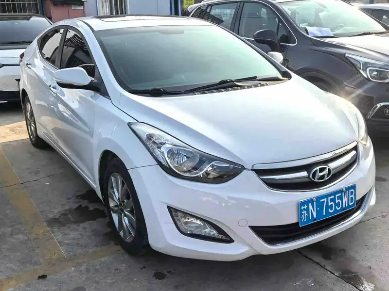 Vehicle photo 2