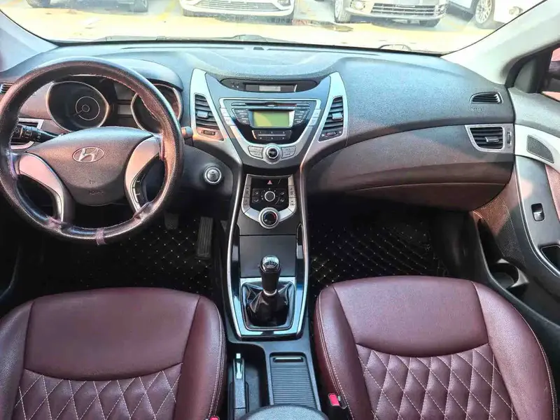 Vehicle photo 8