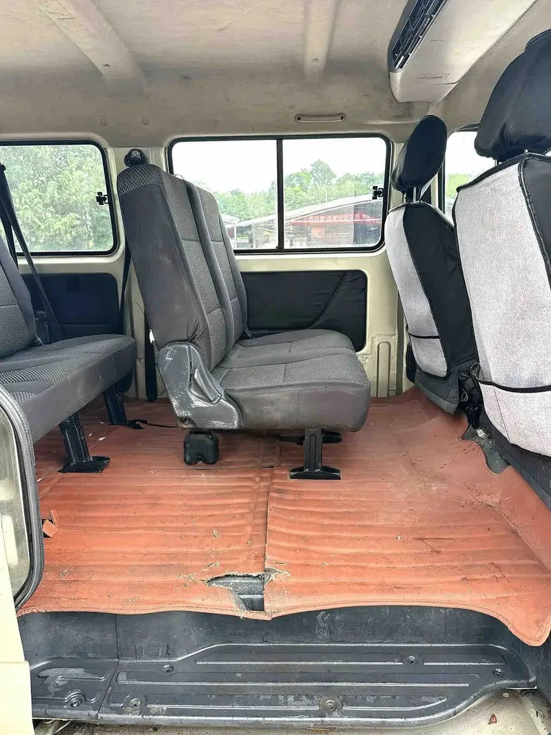 Vehicle photo 8