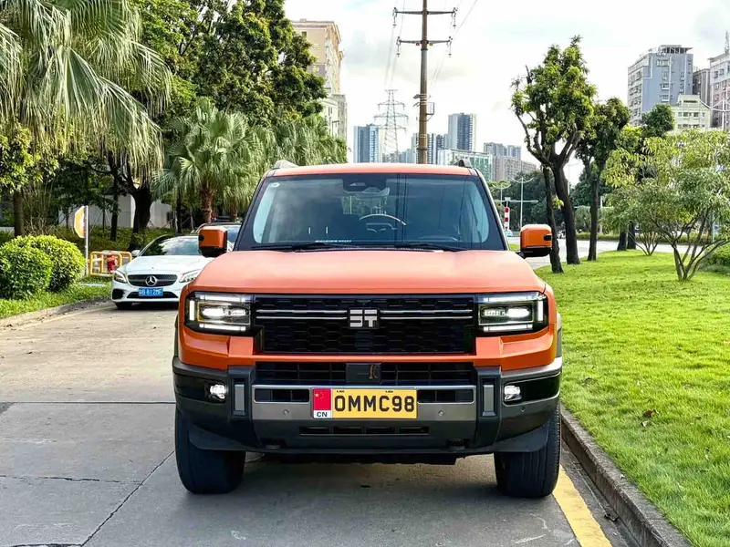Vehicle photo 2