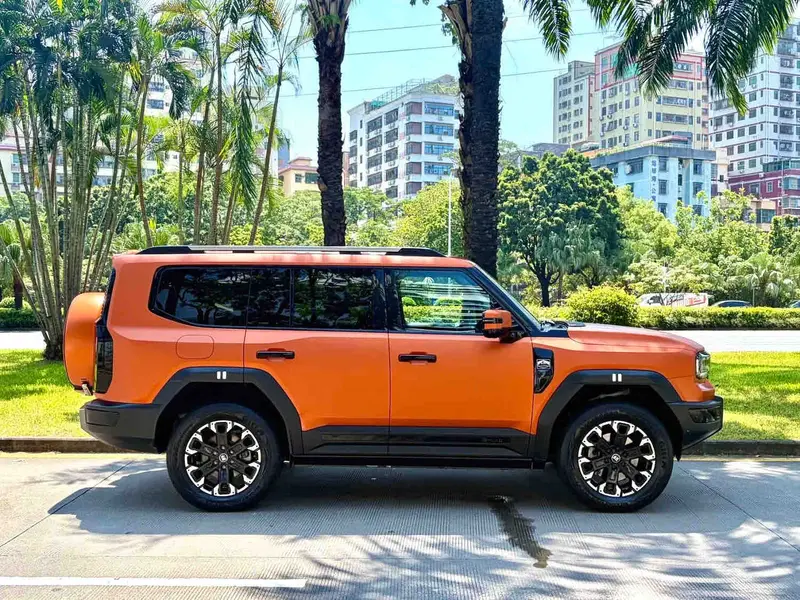 Vehicle photo 7
