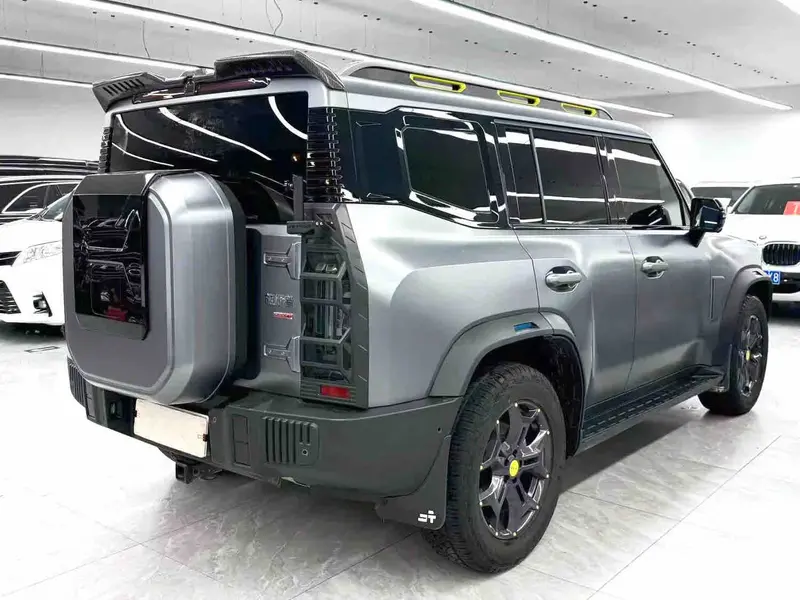 Vehicle photo 4