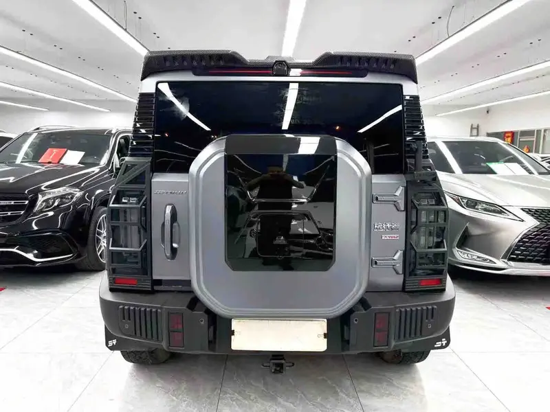 Vehicle photo 6