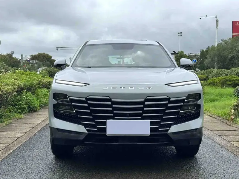 Vehicle photo 2