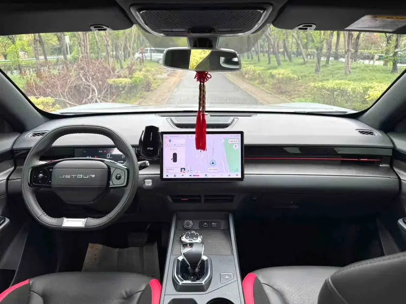 Vehicle photo 9