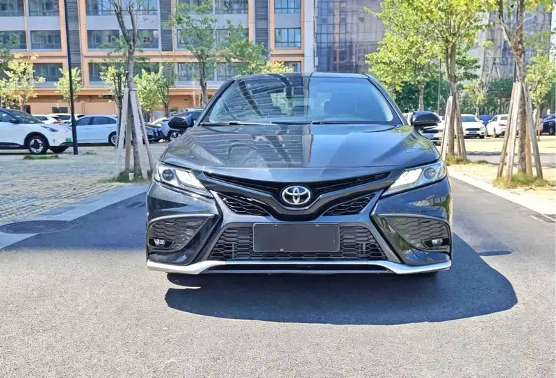 Vehicle photo 2