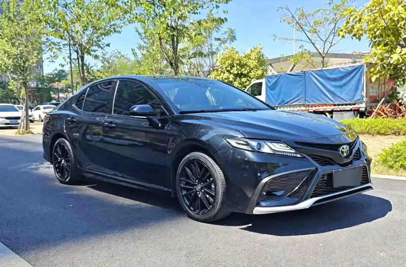 Vehicle photo 3