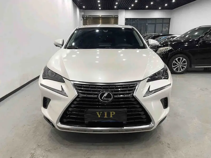 Vehicle photo 3