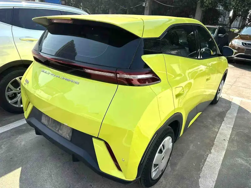 Vehicle photo 3