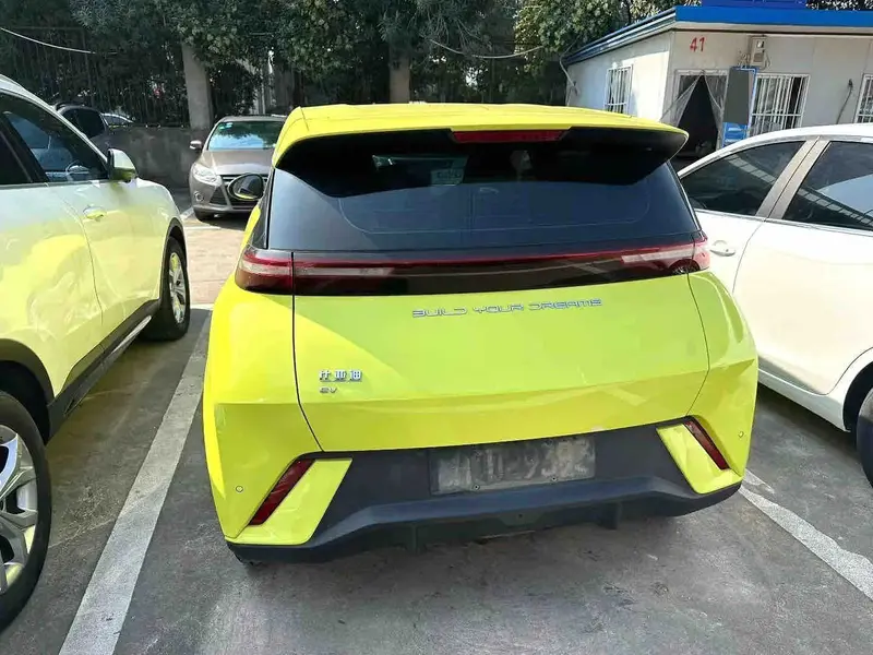 Vehicle photo 4