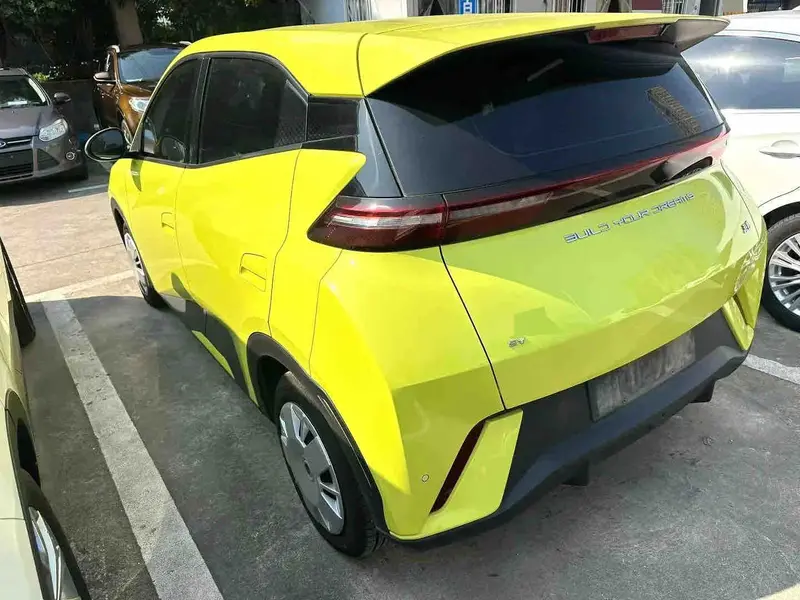 Vehicle photo 5
