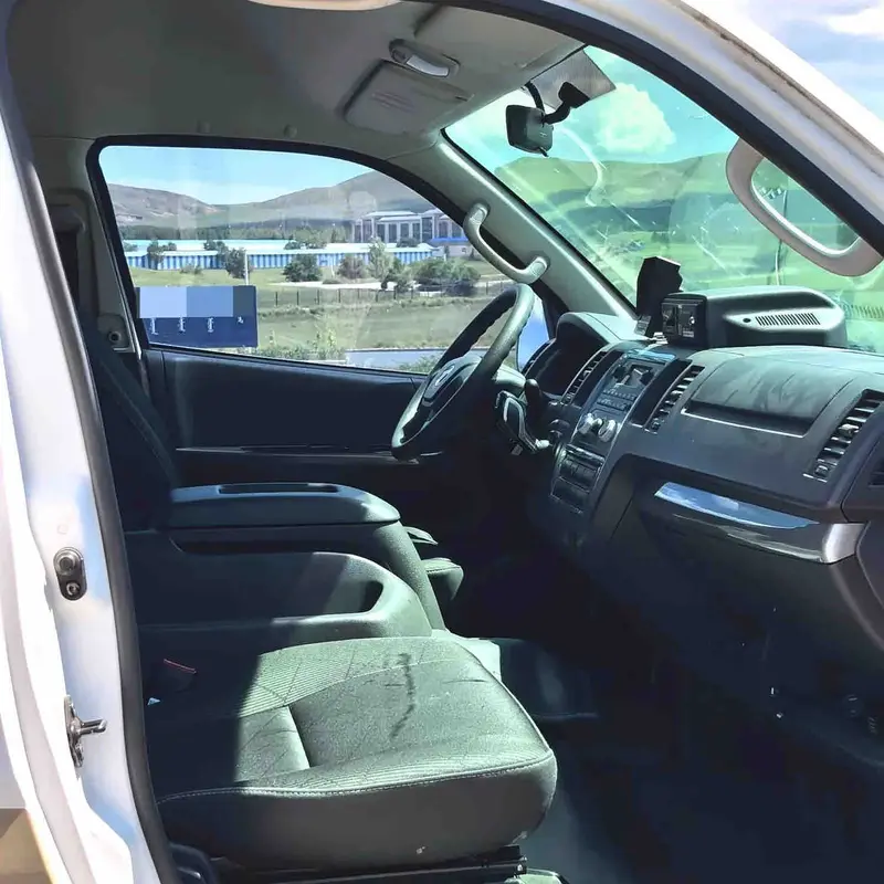 Vehicle photo 8