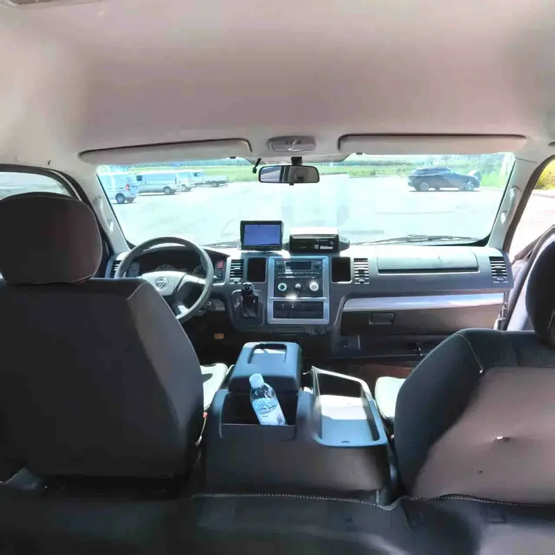 Vehicle photo 9