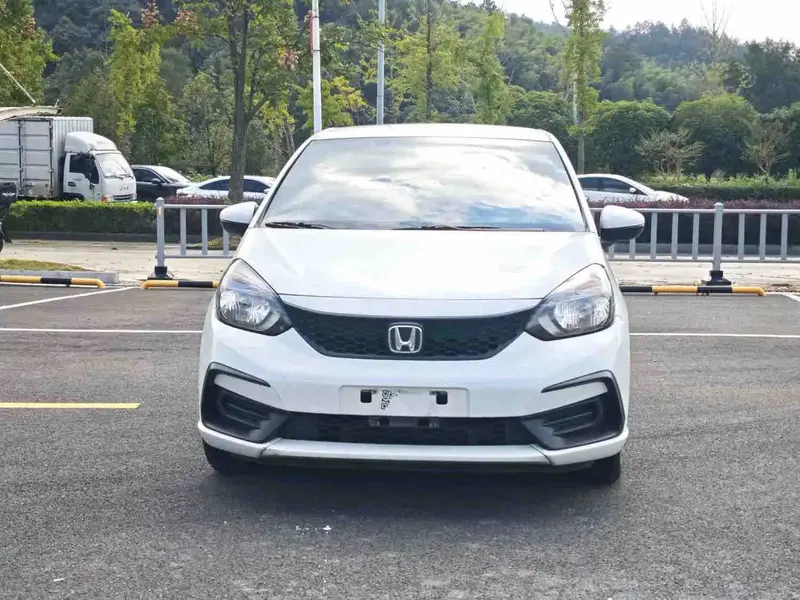 Vehicle photo 2