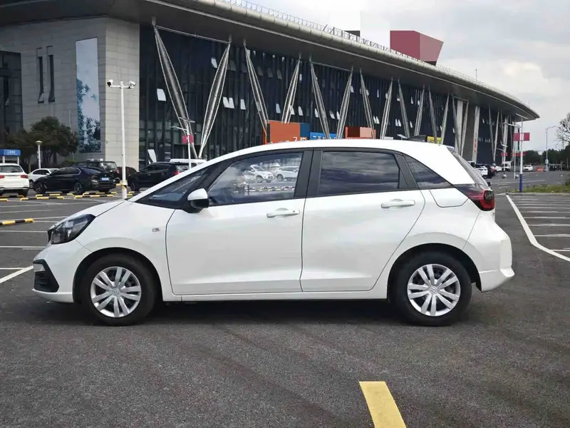 Vehicle photo 3