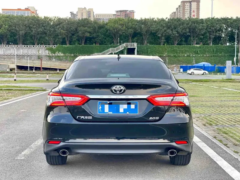 Vehicle photo 5