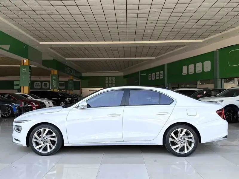 Vehicle photo 3