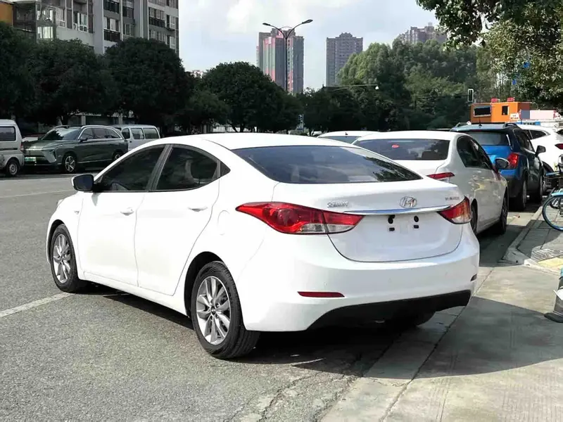 Vehicle photo 3