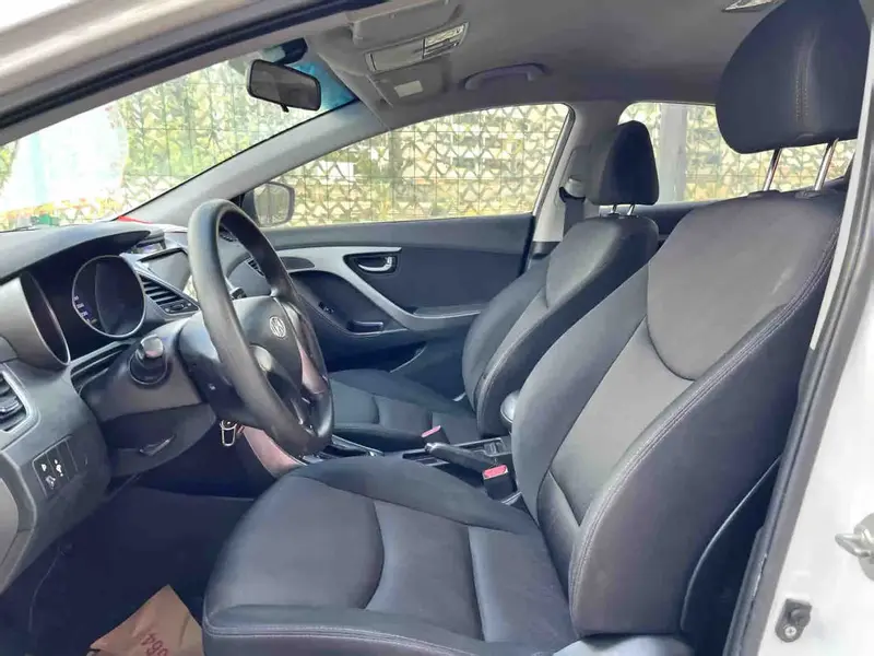 Vehicle photo 5