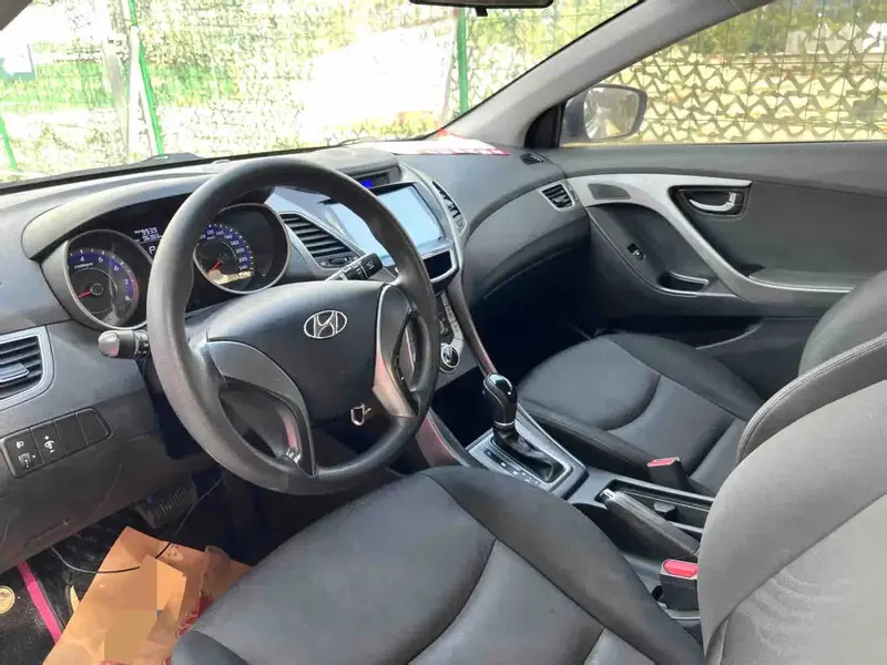 Vehicle photo 6