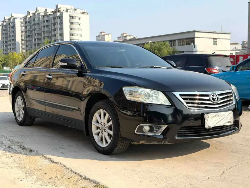 Vehicle photo 2