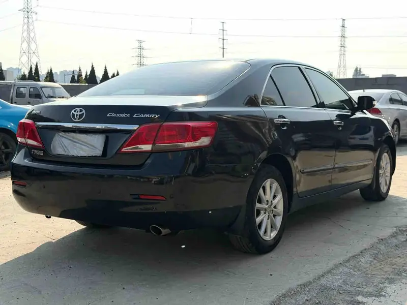 Vehicle photo 4