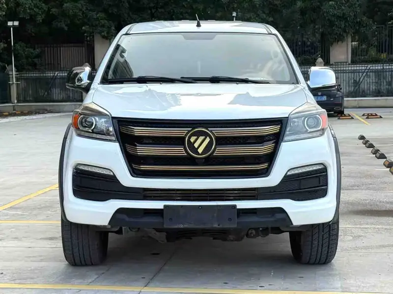 Vehicle photo 2