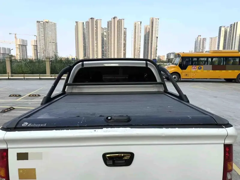 Vehicle photo 6