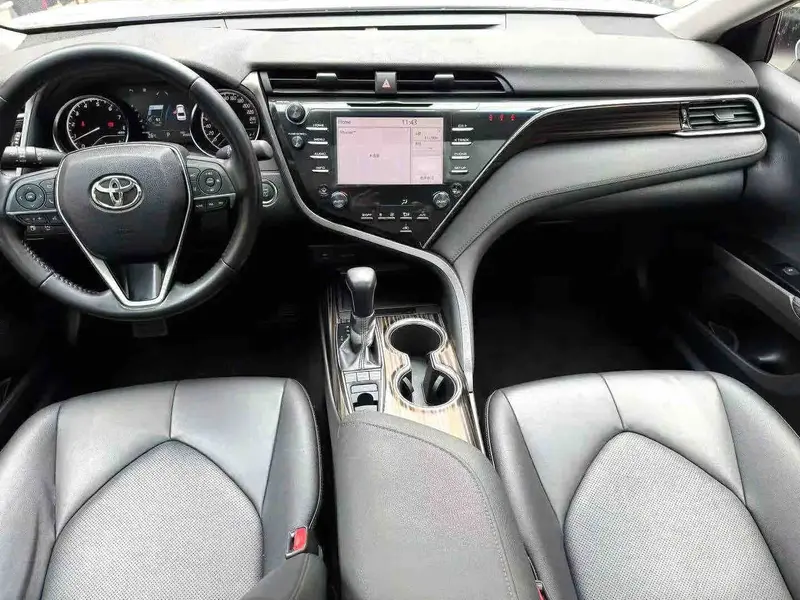 Vehicle photo 4