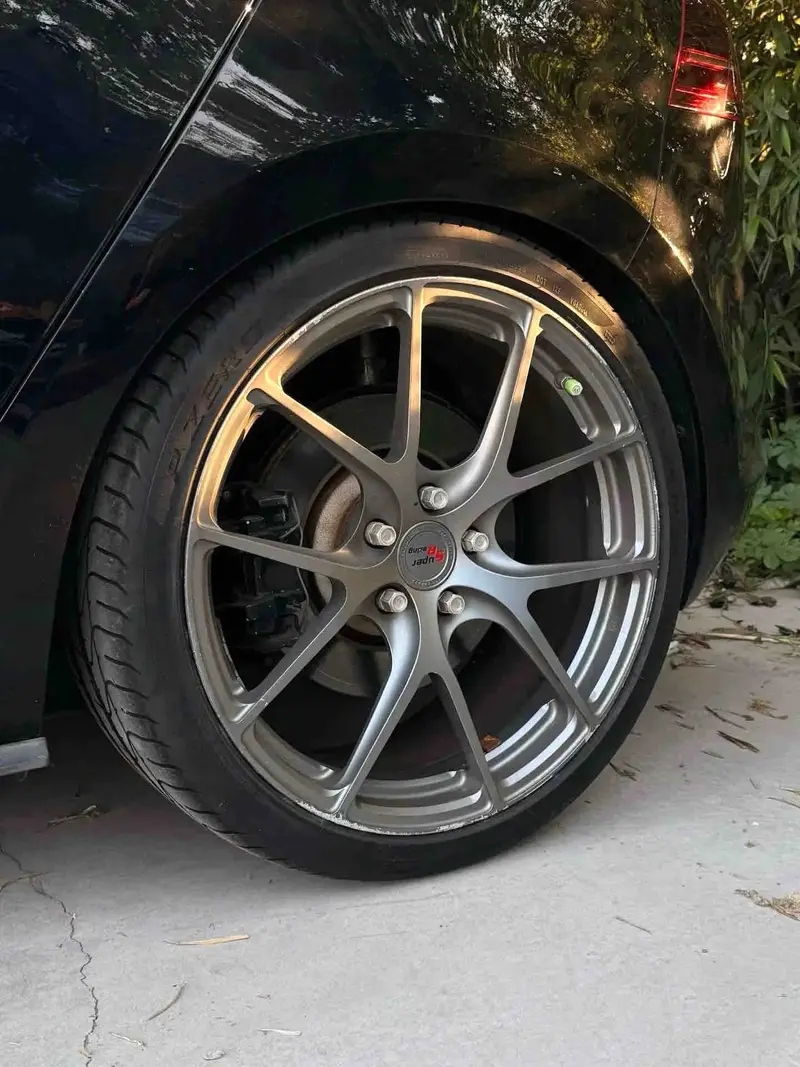 Vehicle photo 4