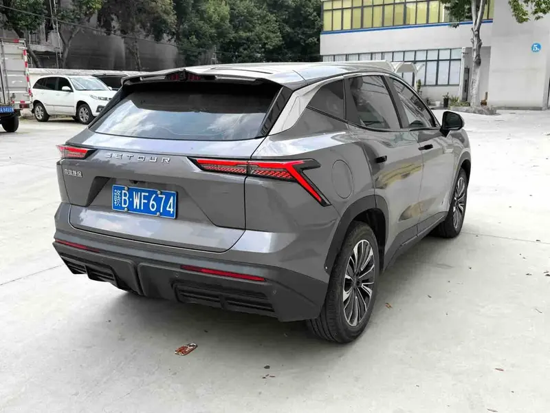 Vehicle photo 5