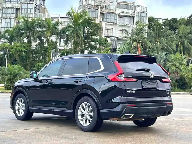 Vehicle photo 3