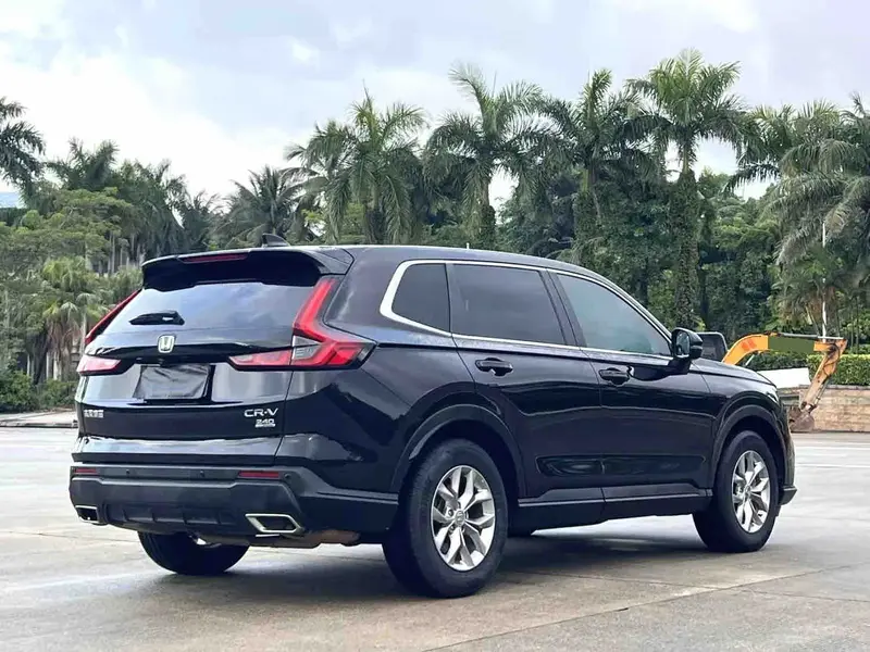 Vehicle photo 5