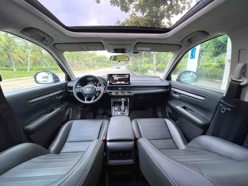 Vehicle photo 8