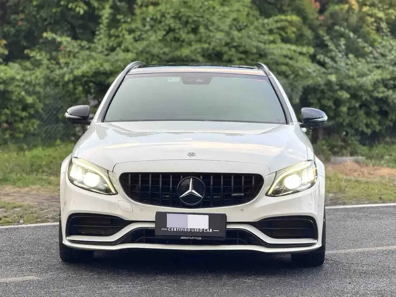Vehicle photo 2