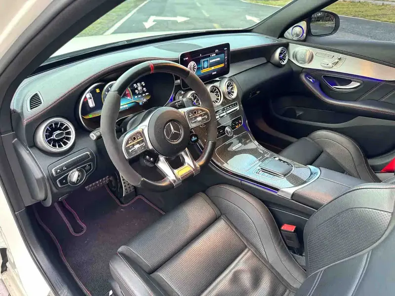 Vehicle photo 7