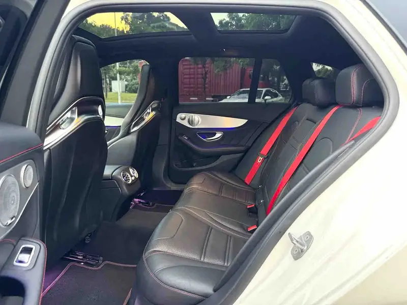 Vehicle photo 8