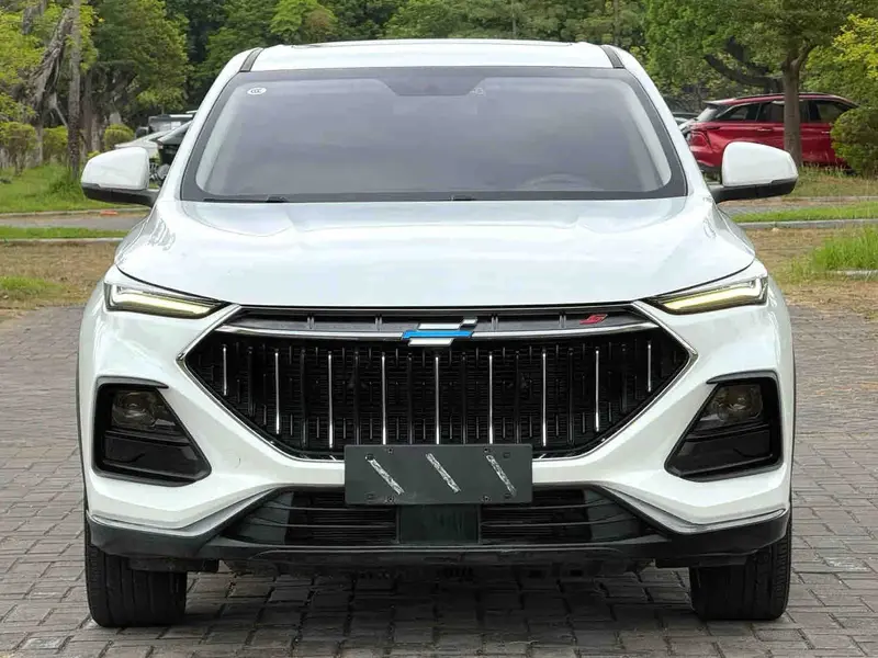 Vehicle photo 2