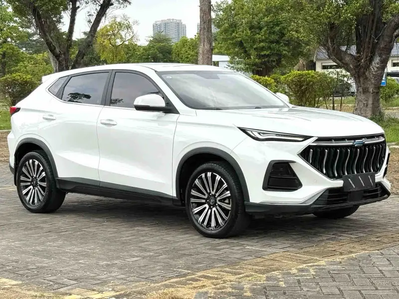 Vehicle photo 3