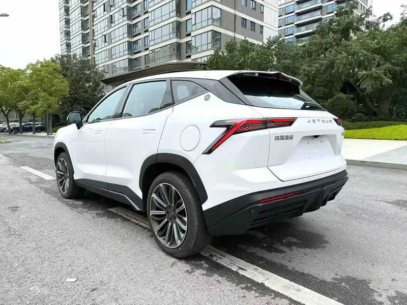 Vehicle photo 2