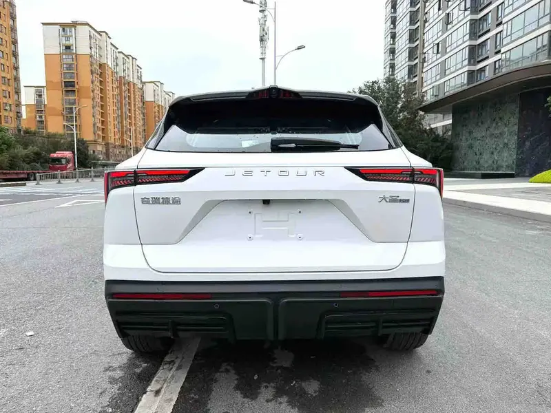 Vehicle photo 5