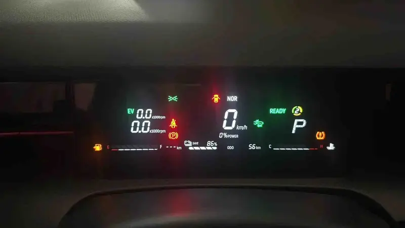 Vehicle photo 7