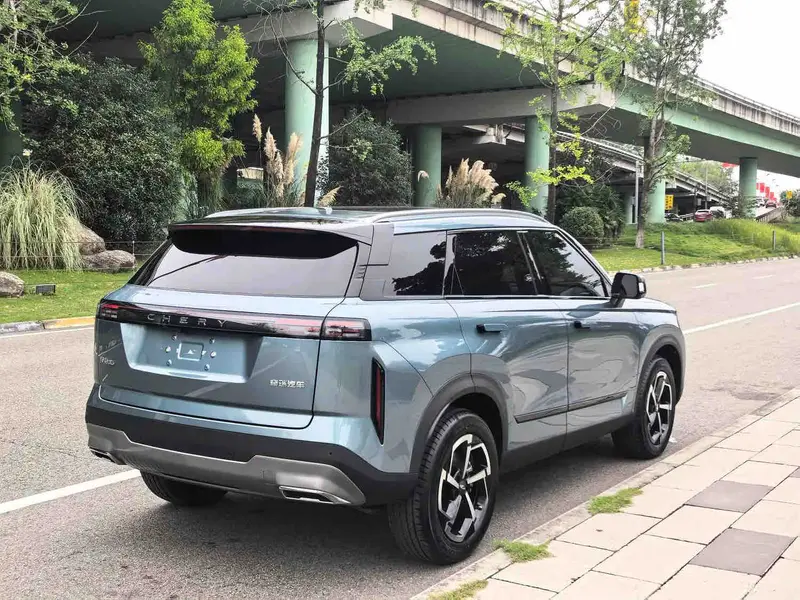 Vehicle photo 4